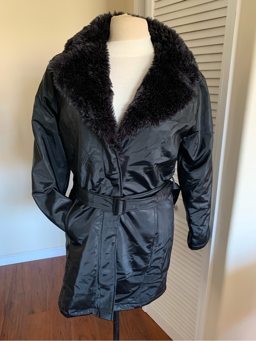 Black Faux Fur Collar Belted raincoat Coat